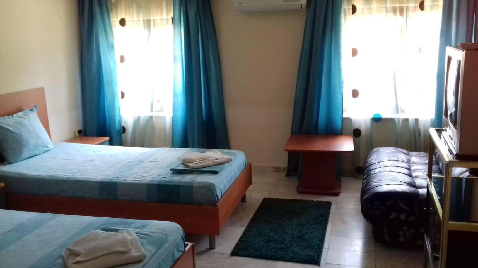 Iglika Hotel Yambol Værelse billede